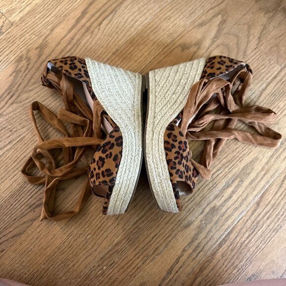 Animal Print Wrap Sandals Wedge Size 8 - Picture 3 of 6